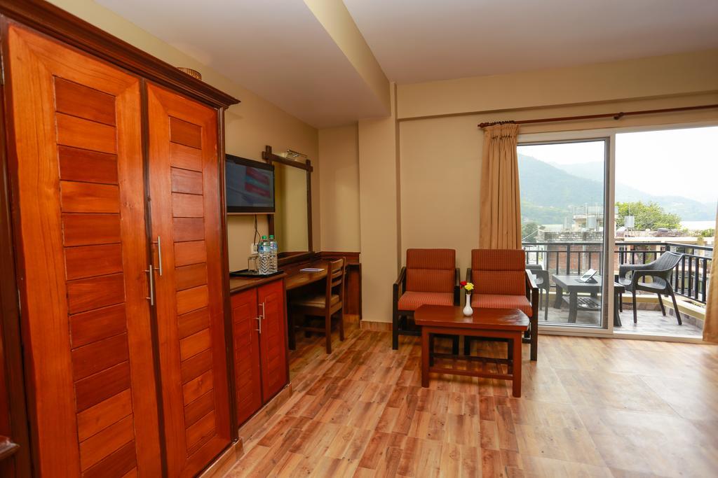 Pokhara Choice Inn Buitenkant foto