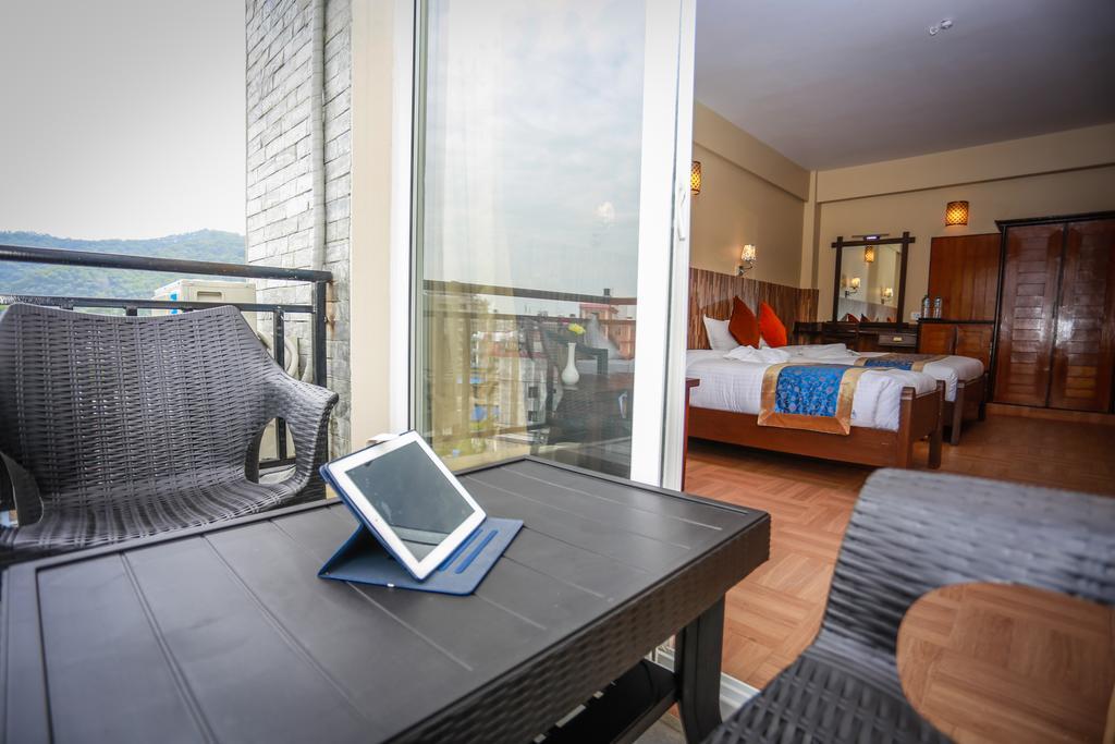 Pokhara Choice Inn Buitenkant foto
