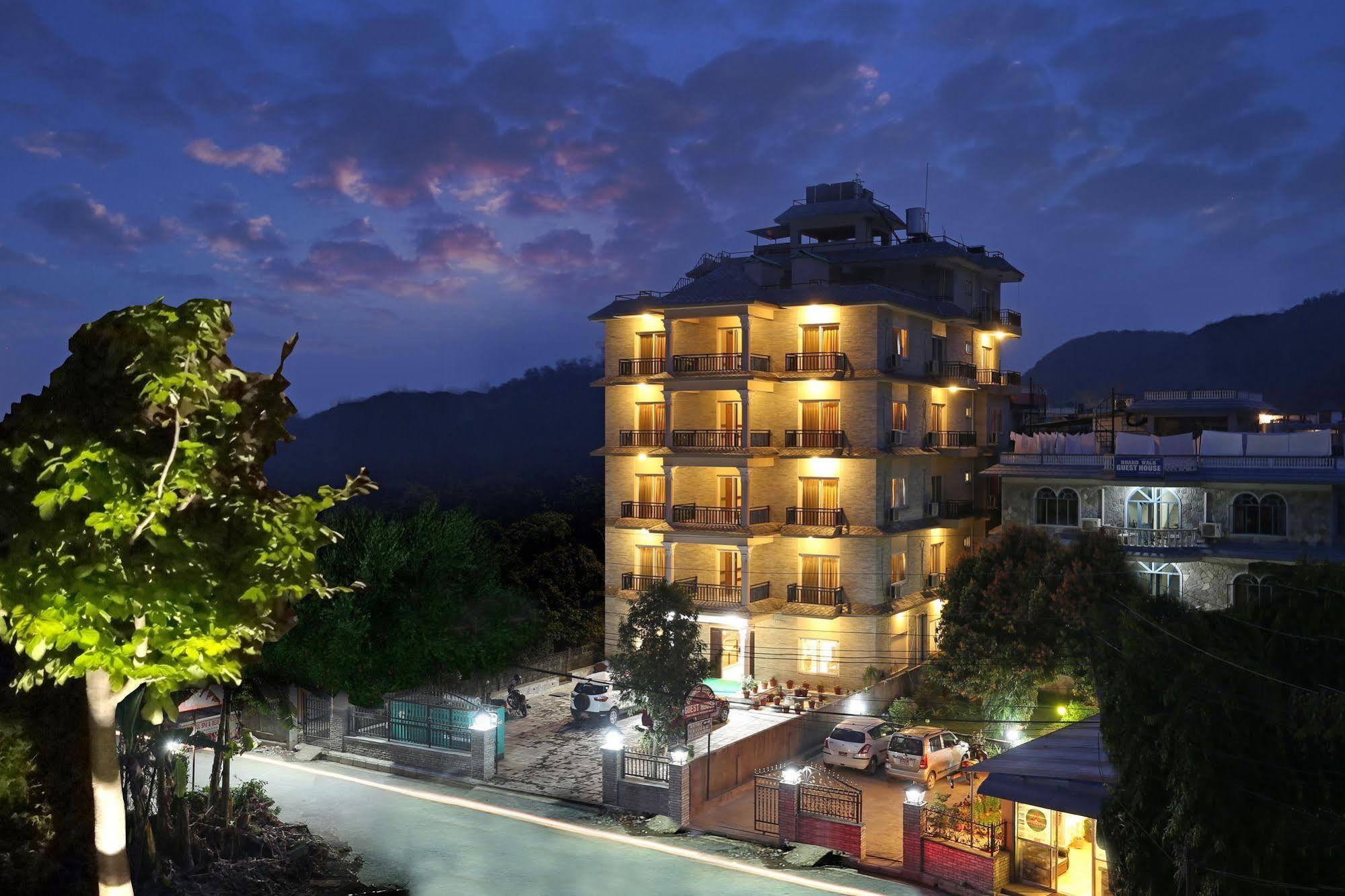 Pokhara Choice Inn Buitenkant foto